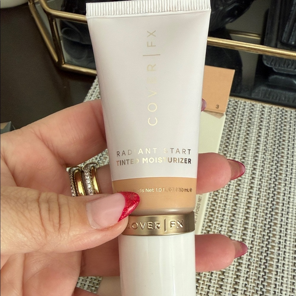 COVER FX 2 Foundations- cream and liquid-& illuminating moisturizer SOLD OUT - Picture 8 of 10